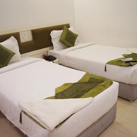 Arihant Hotel Hyderabad Exterior foto
