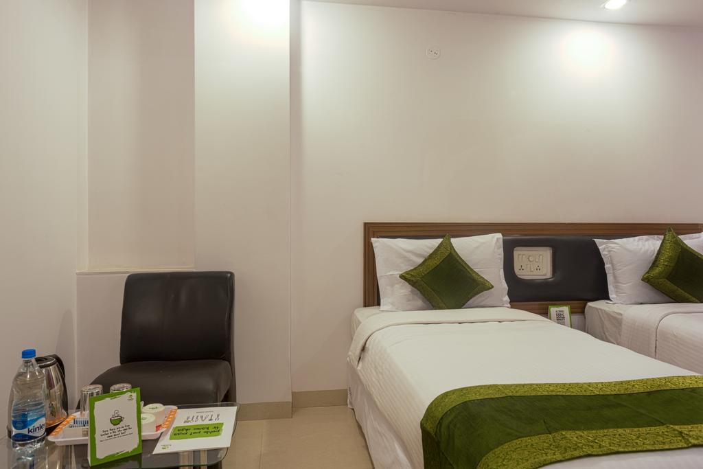 Arihant Hotel Hyderabad Exterior foto